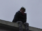 Молодой человек из-за семейных сложностей попытался совершить самоубийство, спрыгнув с крыши дома в Оргееве  
