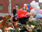 Общенациональный день траура по жертвам трагедии в Кемерово объявил Путин