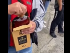 «Знай наших» - граждане Молдовы предпочли выпить весь незаконно перевозимый алкоголь, чем отдавать его венгерским таможенникам