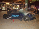 BMW с ночными гонщиками на огромной скорости врезался столб в центре Кишинева