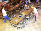 Шалости привидения сняли на видео владельцы уютного кафе в США