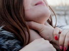 Изнасилования и жестокое избиение любовницы, родившей девочку, совершил в Италии гражданин Молдовы