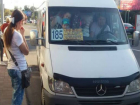 Опасная езда женщин и детей в набитой маршрутке № 185 возмутила жителей Кишинева