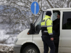 Полиция провела проверки водителей микроавтобусов на предмет соблюдения ограничений по коронавирусу