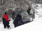 Два министра вышли на борьбу со снегом, взявшись помогать наводить порядок на трассах! 