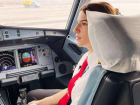 В компании Air Moldova первая женщина-пилот - настоящая красавица 