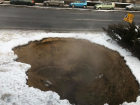 «Было сложно»: на Ботанике ликвидировали последствия провала грунта и включили горячую воду