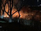 Пожар на улице Албишоара, горит сухая трава