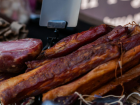 В Молдове растёт опасная уличная торговля: мясо и молочку продают без контроля