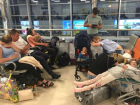 «Рейсы закончились до вторника»: из-за удара молнии пассажиры не смогли вылететь из Кишинева в Санкт-Петербург