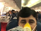 Кровь из носа и ушей полилась у запаниковавших пассажиров самолета