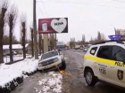 «Благородная полиция» - патрульные выручили из беды водителя, машина которого провалилась в глубокую яму