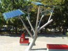 В столице появятся "солнечные деревья" - можно будет заряжать телефоны и планшеты прямо во время прогулок