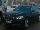 Элитный автомобиль с проблесковыми маячками промчался по встречке в Кишиневе и попал на видео