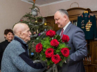  Игорь Додон поздравил со столетием ветерана – президент побывал в гостях и вручил Орден Республики
