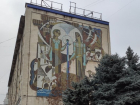Многострадальную мозаику в Кишиневе сбивают со стены кувалдой