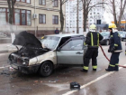 В Бельцах автомобиль загорелся прямо посреди улицы во время движения