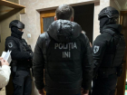 55-летний педофил сексуально эксплуатировал девочку-подростка и сливал порнографические ролики в “телеграм”