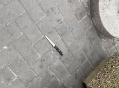 По центру столицы разгуливал неадекват с ножом в руке