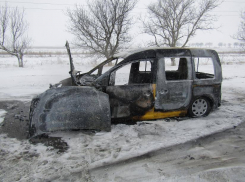 Во Флорештском районе на дороге сгорел автомобиль