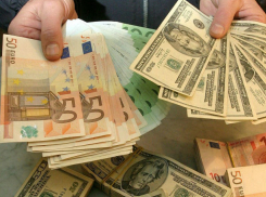 Скачком евро начнется рабочая неделя в Молдове