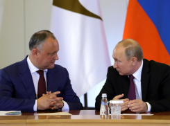 Россия готова поддержать граждан Молдовы в борьбе с коронавирусом: О чем говорили Путин с Додоном