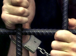 Изнасилование несовершеннолетней и хулиганство покрывал за евро следователь в Дрокии