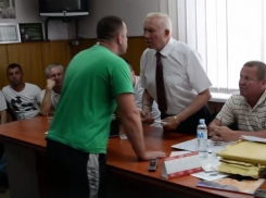 Скандал с оскорблениями и плевками в кабинете примара Сорок сняли на видео