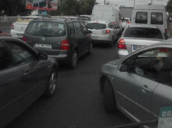 Огромные пробки заблокировали главные транспортные артерии столицы 