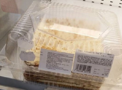 В продаже просроченных тортов обвинила крупнейшую торговую сеть столицы жительница Кишинева