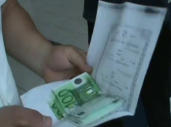 Торговца «ускоренным» румынским гражданством схватили в торговом центре