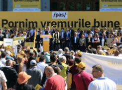 Депутаты PAS поколесили на народные деньги по миру