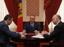 Додон - Канду и Филипу: Если откроете офис НАТО в Кишиневе, я его закрою  