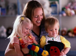 С 1 июня меняется порядок предоставления пособия по уходу за ребенком 