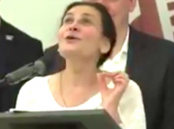 Впавший в маразм Нэстасе провел сеанс связи с «Богом» через «прорицательницу» из Ирландии