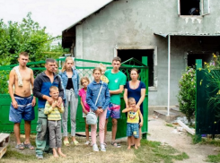 Игорь Додон протянул руку помощи многодетной семье, у которой сгорел дом