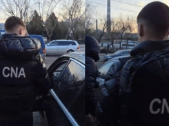 Полмиллиона за свободу: Двое мужчин подозреваются в коррупционной схеме
