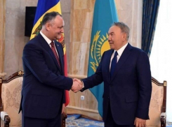 Президент Молдовы встретился с главой Казахстана