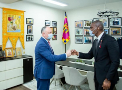 Игорь Додон встретился с послом США Дереком Хоганом