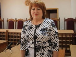 Домника Маноле должна подать в отставку за получение телефонных указаний от Нэстасе 