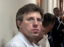 Исхудавший и поникший Киртоакэ отверг обвинения в нарушении домашнего ареста