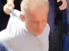 Плахотнюка под конвоем доставили в суд в Афинах