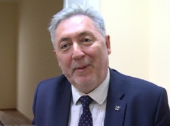 Грозаву пригрозил разговаривать с провалившими ремонт проспекта подрядчиками на «языке строителей»