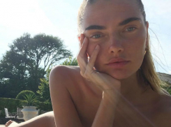 Провокационными снимками топлес удивила поклонников длинноногая украинская супермодель