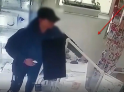 В Кишиневе за кражу мобильных телефонов задержан подросток