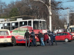 В центре Кишинева образовалась пробка из-за сломавшегося троллейбуса