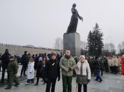 «Память к ним пролегла сквозная» - представители Молдовы возложили цветы на Пискаревском кладбище
