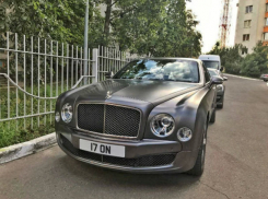 Редкий Bentley Mulsanne с британскими номерами появился на дорогах Кишинева