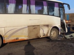 Серьезная авария вблизи Бельц: пассажирский автобус столкнулся с грузовиком 