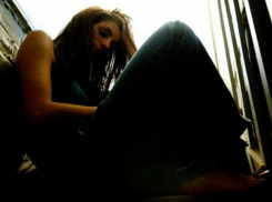 Двое извращенцев всю ночь насиловали 19-летнюю девушку на берегу Днестра и снимали видео